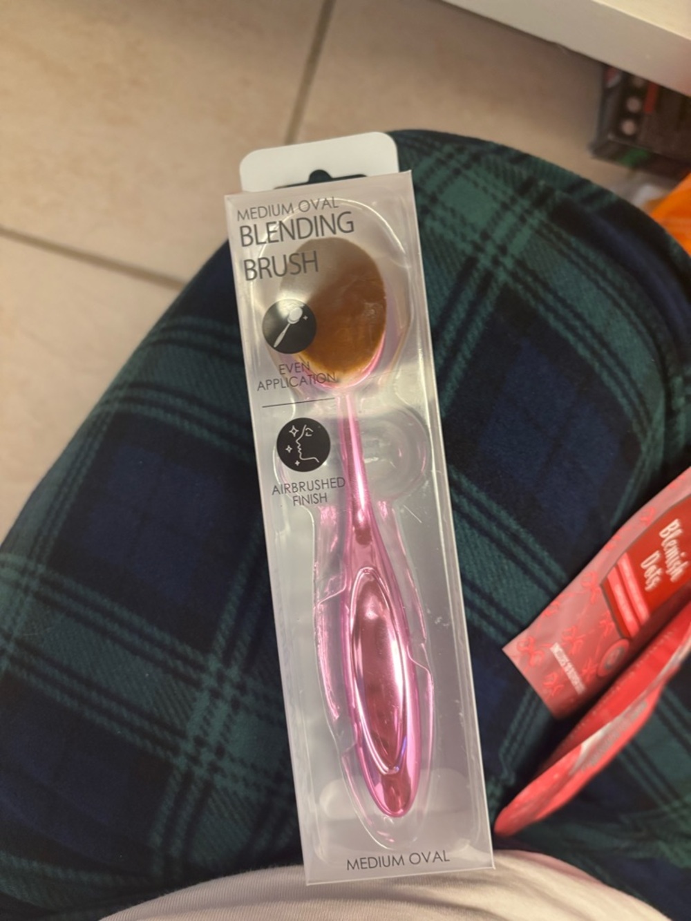 Medium Oval Blending Brush - Pink